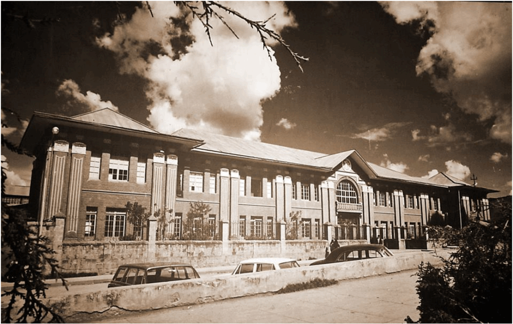 FOTO ANTIGUA HOSPITAL ANTONIO LORENA CUSCO